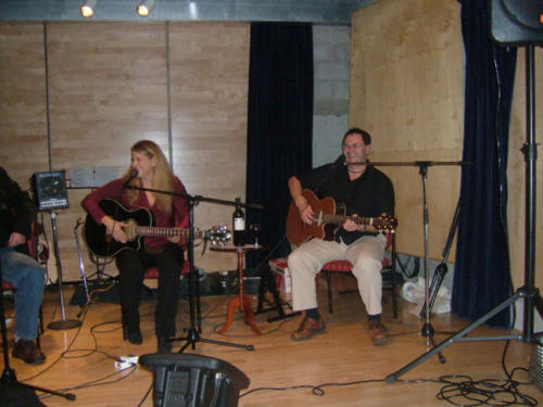Dave-and-Liz-Butler-Song-Writers-Circle-at-Music-Room