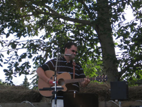 dave-on-harmonica